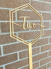 Load image into Gallery viewer, Modern Wedding Table numbers - Acrylic event decor - Gold numbers for weddings, functions & Dinner parties