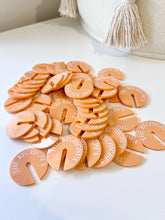 Load image into Gallery viewer, Stemless drink tags | drink accessories | round glass tag
