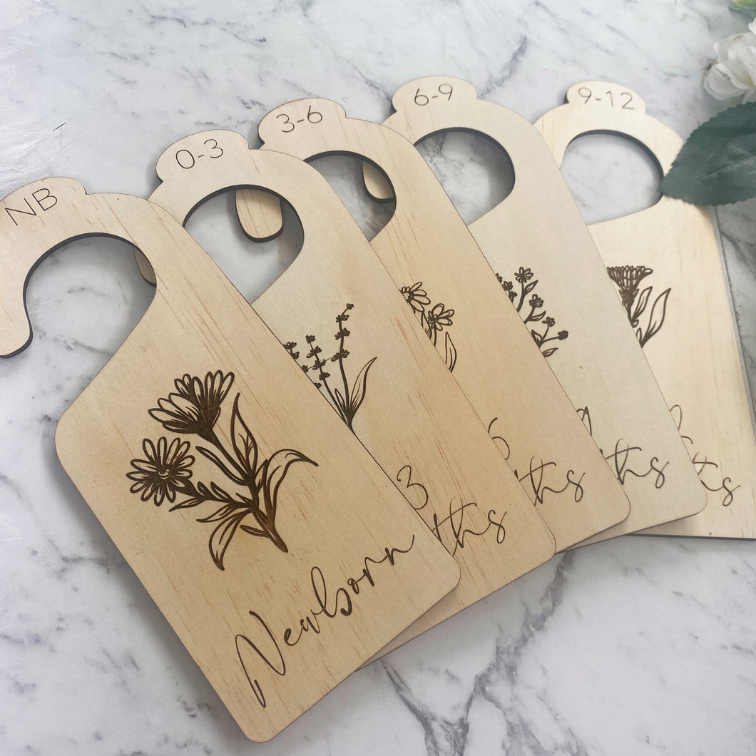 Floral Wooden baby wardrobe dividers for Girl - Baby clothes size hangers for Nursery